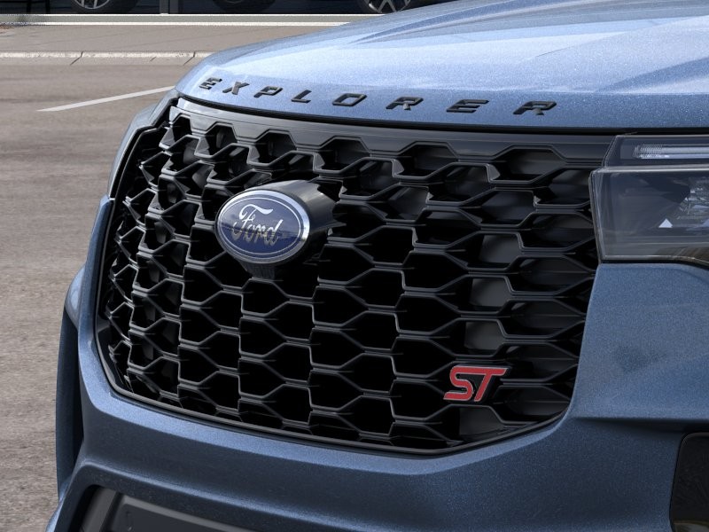 Ford Explorer Vehicle Full-screen Gallery Image 19