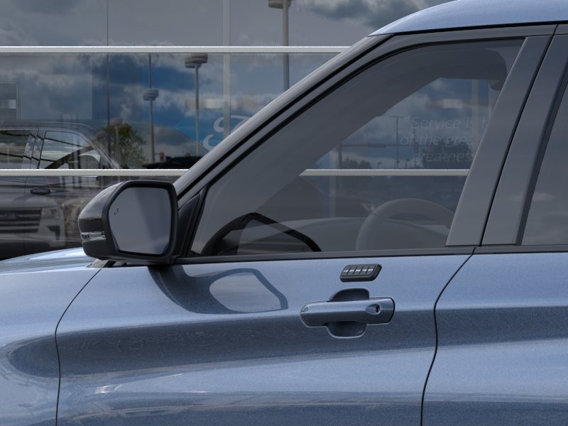 Ford Explorer Vehicle Full-screen Gallery Image 22