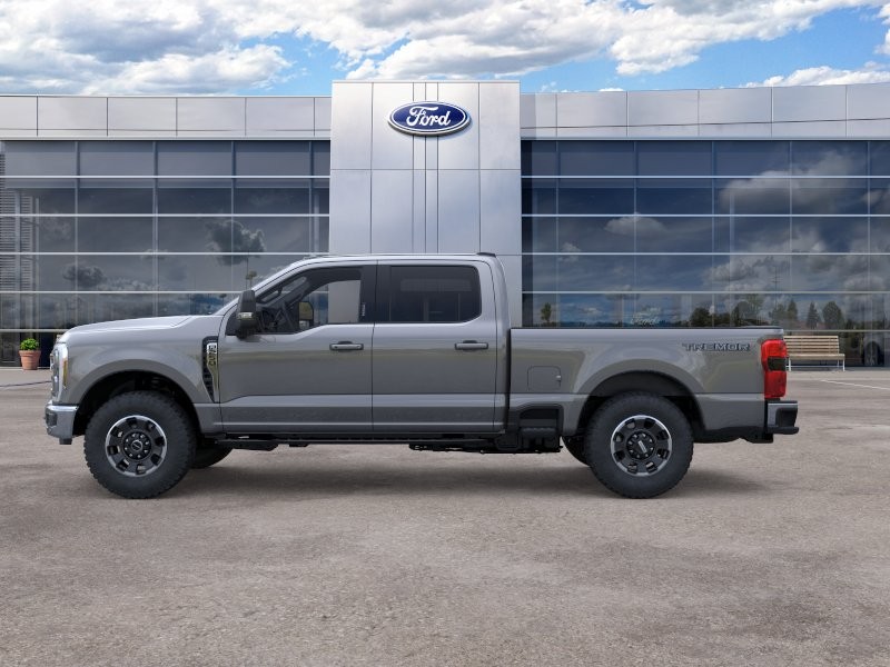 Ford Super Duty F-250 SRW Vehicle Full-screen Gallery Image 04
