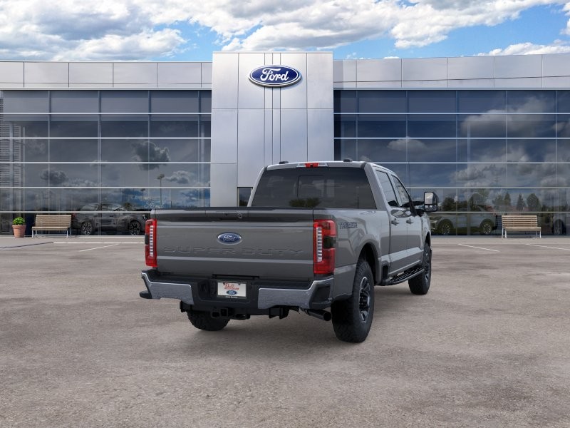 Ford Super Duty F-250 SRW Vehicle Full-screen Gallery Image 10