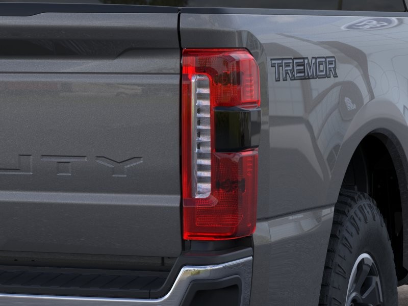 Ford Super Duty F-250 SRW Vehicle Full-screen Gallery Image 23