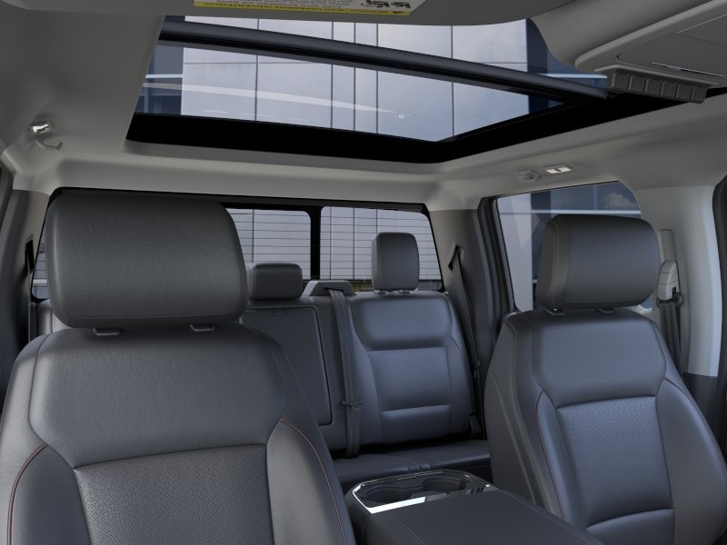 Ford Super Duty F-250 SRW Vehicle Full-screen Gallery Image 24