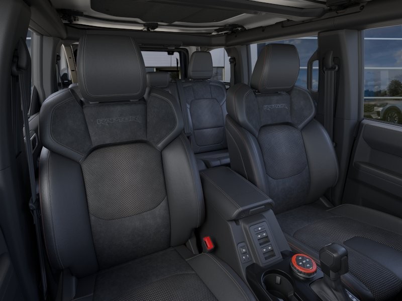 Ford Bronco Vehicle Full-screen Gallery Image 12