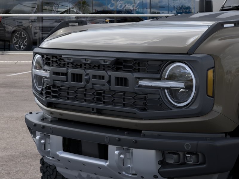 Ford Bronco Vehicle Full-screen Gallery Image 21