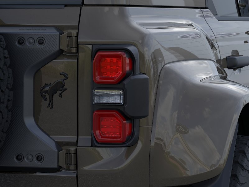 Ford Bronco Vehicle Full-screen Gallery Image 25