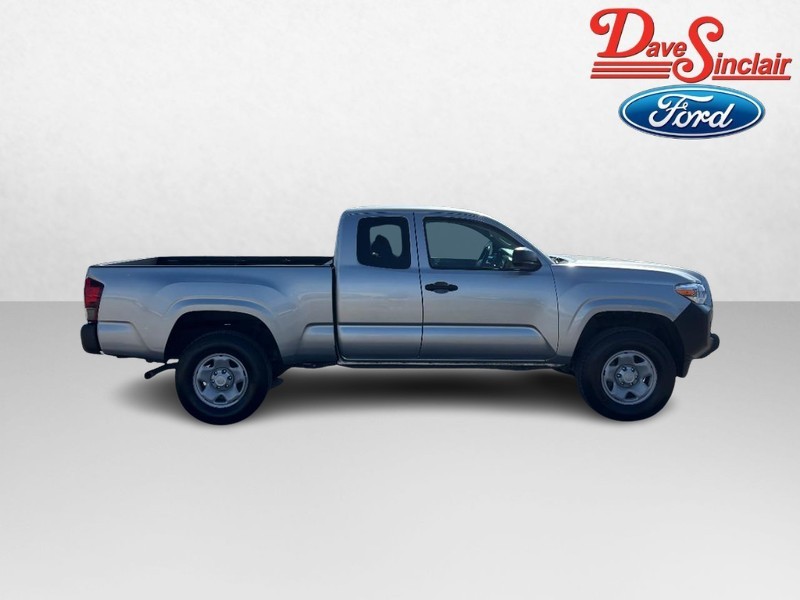 Toyota Tacoma 2WD Vehicle Full-screen Gallery Image 05