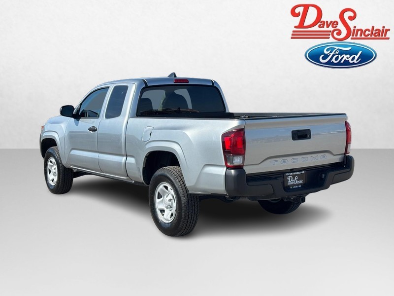 Toyota Tacoma 2WD Vehicle Full-screen Gallery Image 09