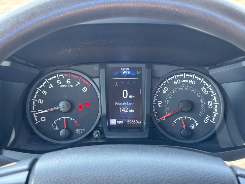 Toyota Tacoma 2WD Vehicle Full-screen Gallery Image 19