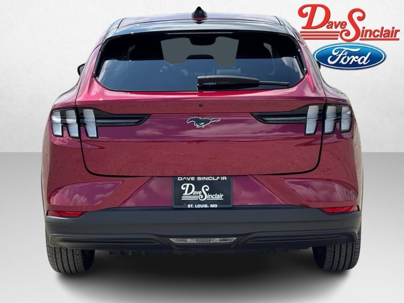 Ford Mustang Mach-E Vehicle Full-screen Gallery Image 08