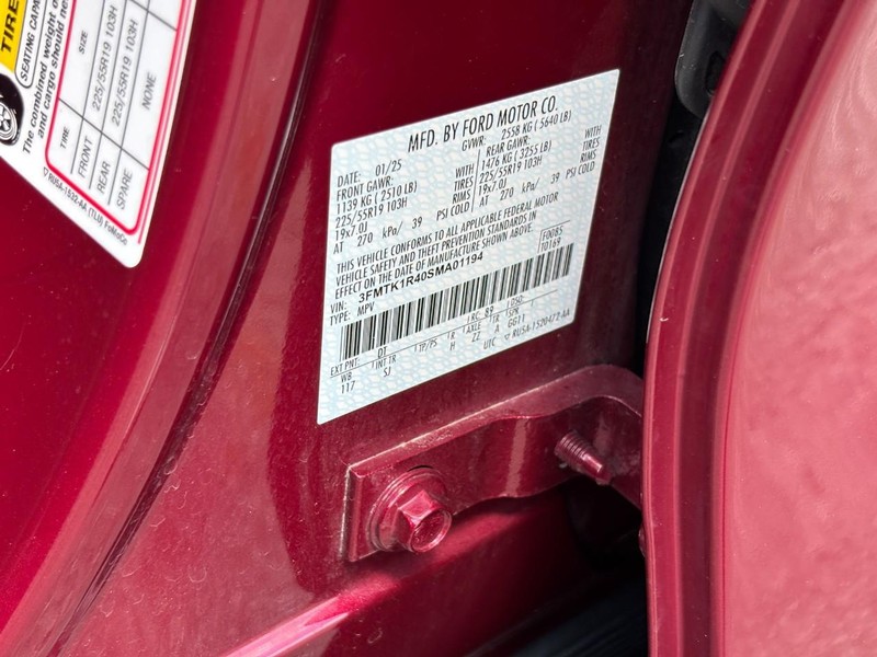 Ford Mustang Mach-E Vehicle Full-screen Gallery Image 25