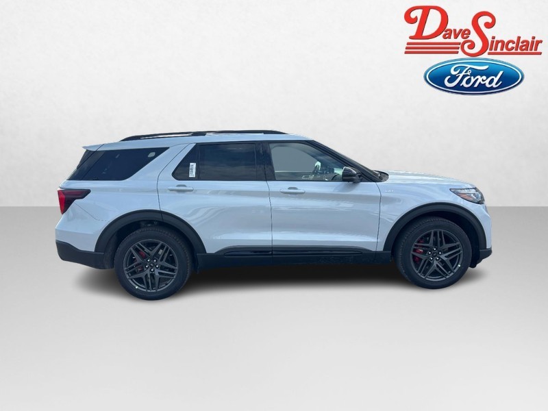 Ford Explorer Vehicle Full-screen Gallery Image 05