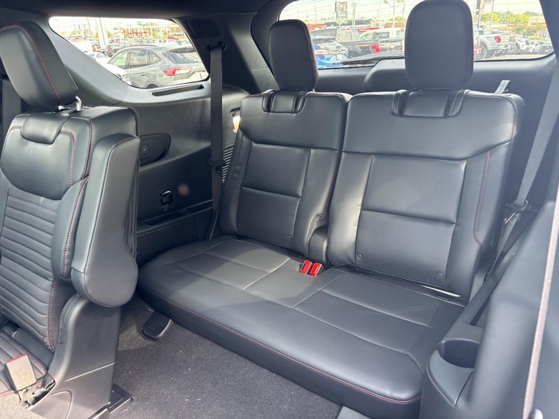 Ford Explorer Vehicle Full-screen Gallery Image 13