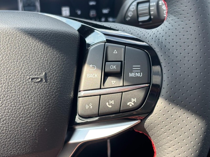 Ford Explorer Vehicle Full-screen Gallery Image 21
