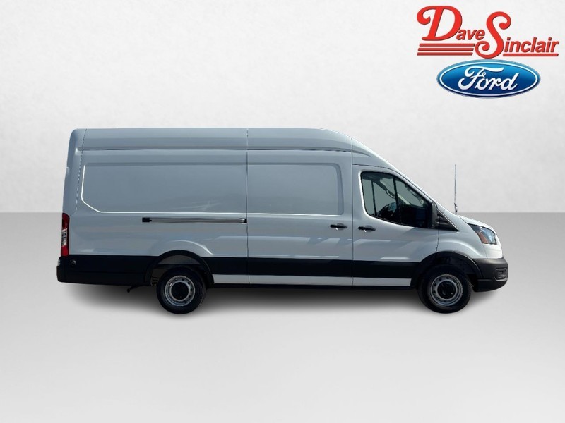 Ford Transit Cargo Van Vehicle Full-screen Gallery Image 05