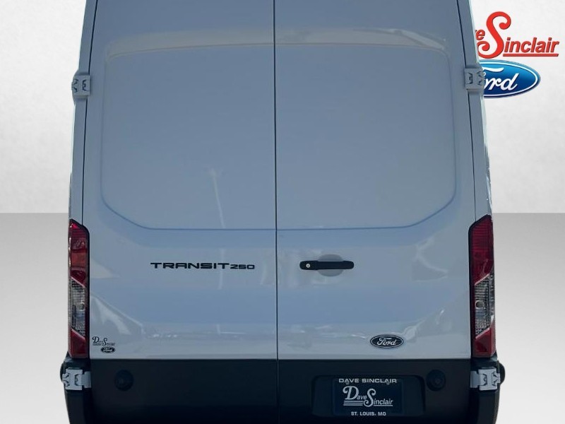 Ford Transit Cargo Van Vehicle Full-screen Gallery Image 08