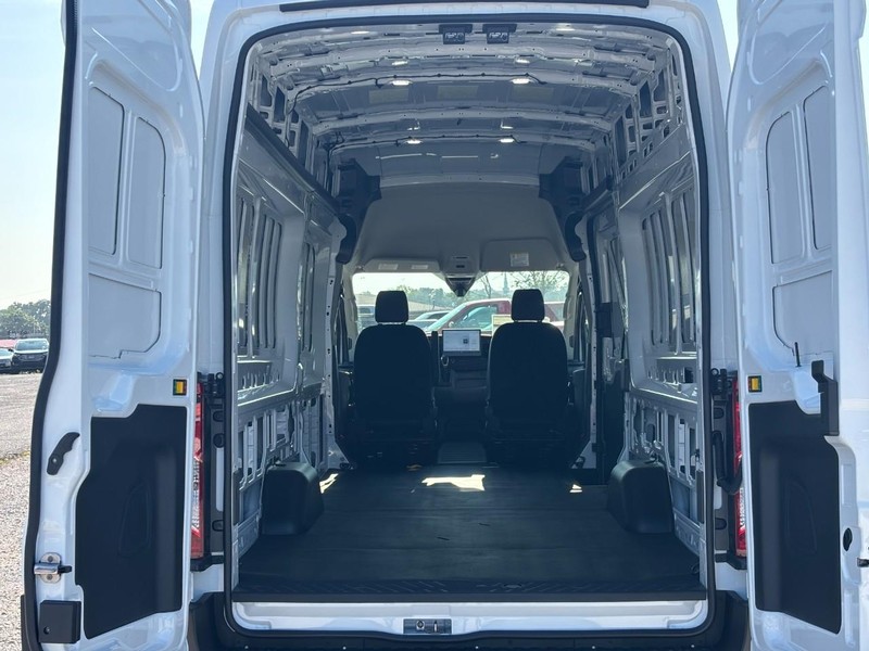 Ford Transit Cargo Van Vehicle Full-screen Gallery Image 11