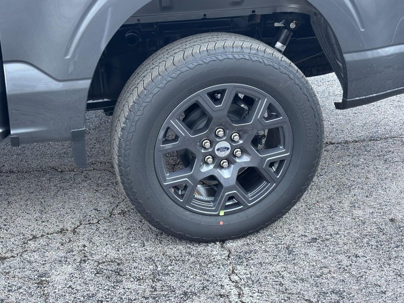 Ford F-150 Vehicle Full-screen Gallery Image 12
