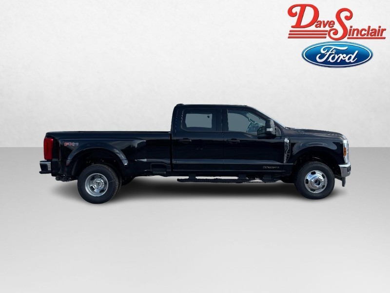 Ford Super Duty F-350 DRW Vehicle Full-screen Gallery Image 05