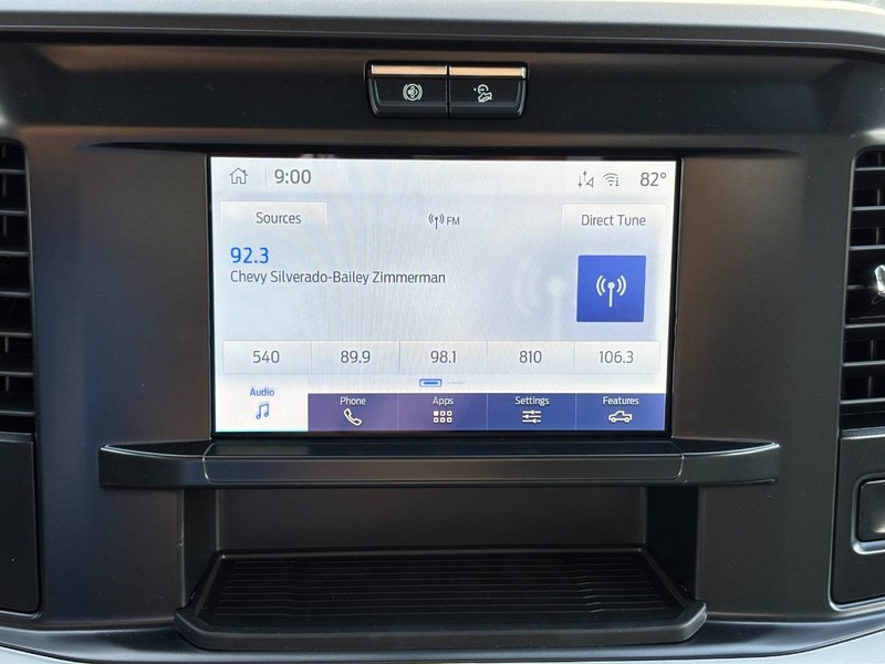 Ford Super Duty F-350 DRW Vehicle Full-screen Gallery Image 22