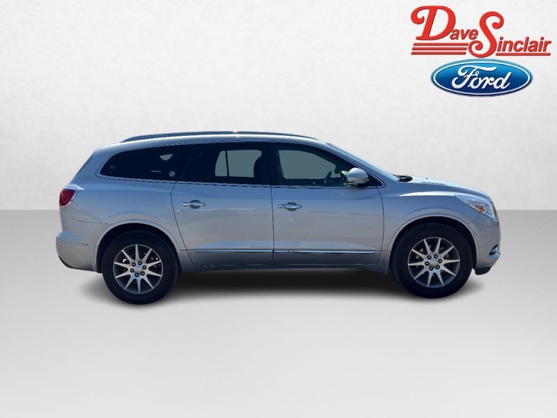 Buick Enclave Vehicle Full-screen Gallery Image 04