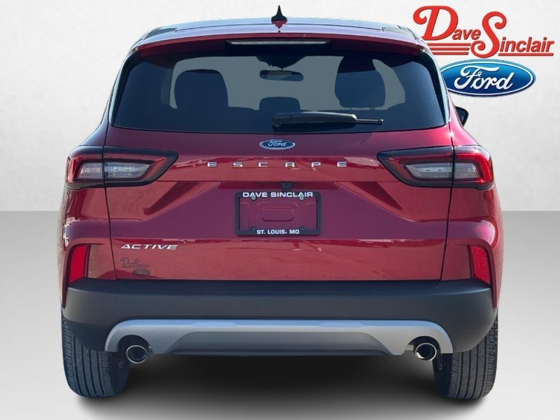Ford Escape Vehicle Full-screen Gallery Image 08