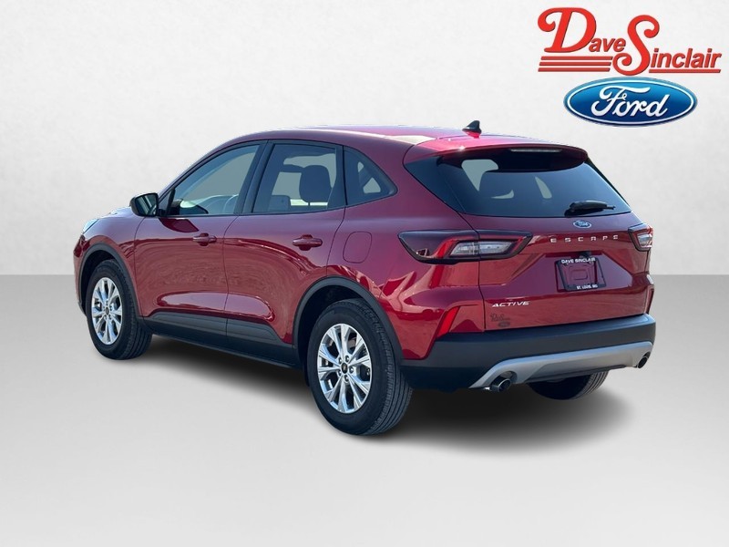 Ford Escape Vehicle Full-screen Gallery Image 09