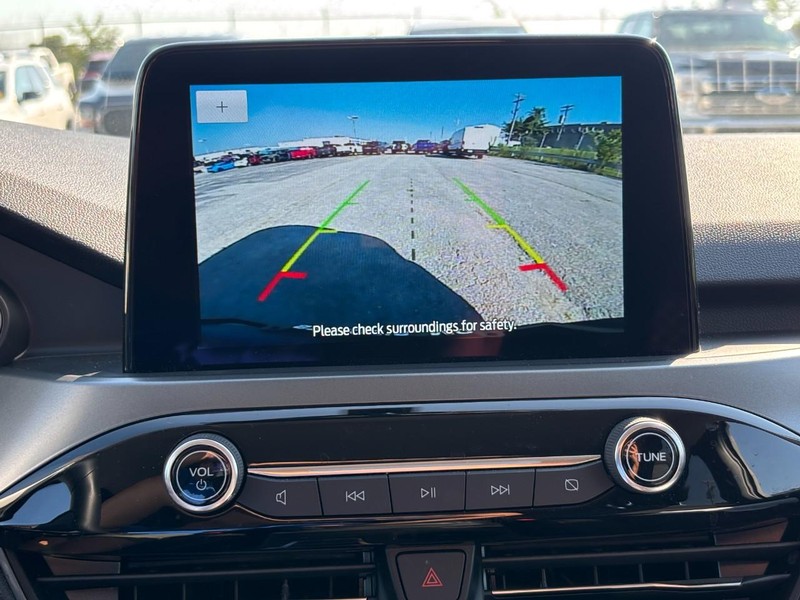Ford Escape Vehicle Full-screen Gallery Image 23