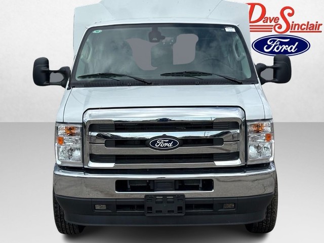 2027 Ford E-Series Cutaway E-350 WB thumbnail image 02