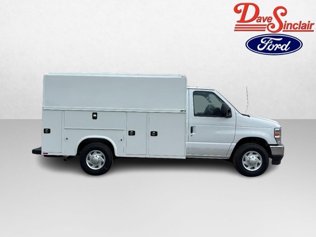 2027 Ford E-Series Cutaway E-350 WB thumbnail image 04