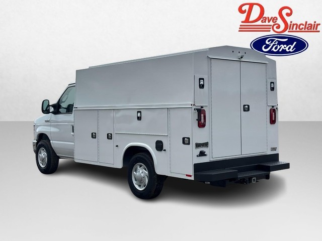 2027 Ford E-Series Cutaway E-350 WB thumbnail image 07