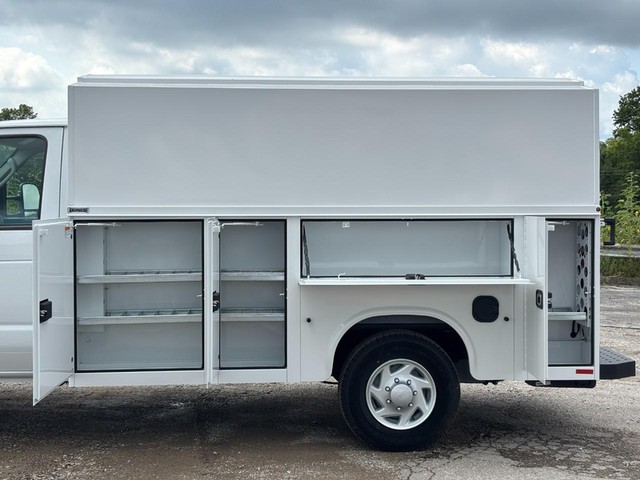 2027 Ford E-Series Cutaway E-350 WB thumbnail image 09