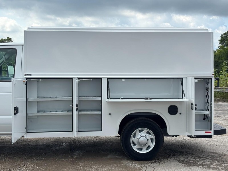 2027 Ford E-Series Cutaway Base - Photo 11