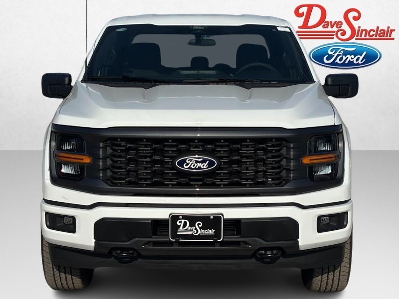 Ford F-150 Vehicle Full-screen Gallery Image 02