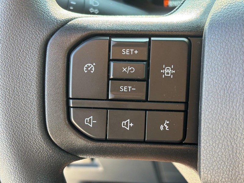 Ford F-150 Vehicle Full-screen Gallery Image 19