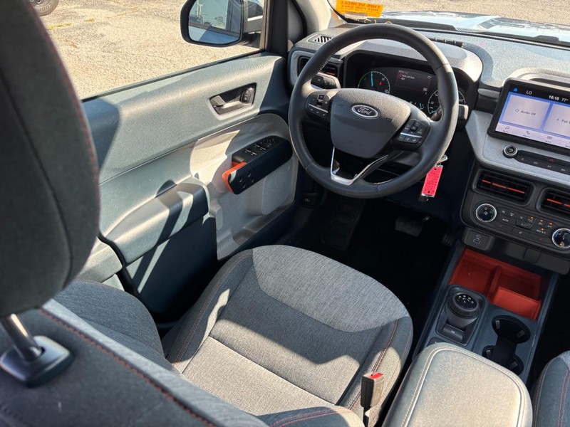 Ford Maverick Vehicle Full-screen Gallery Image 14