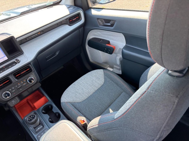 Ford Maverick Vehicle Full-screen Gallery Image 16