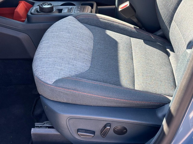 Ford Maverick Vehicle Full-screen Gallery Image 17