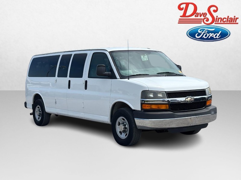 Chevrolet Express Passenger Vehicle Full-screen Gallery Image 04