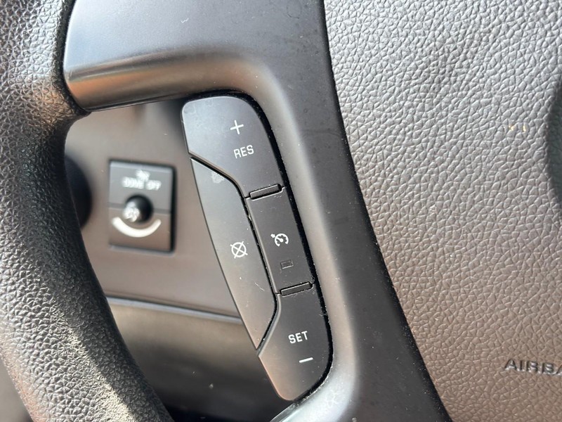 Chevrolet Express Passenger Vehicle Full-screen Gallery Image 20