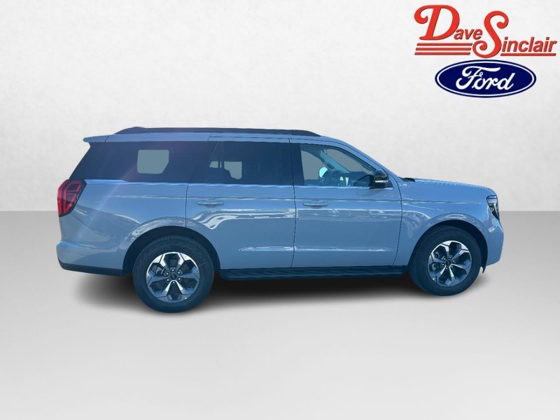 Ford Expedition Vehicle Full-screen Gallery Image 05