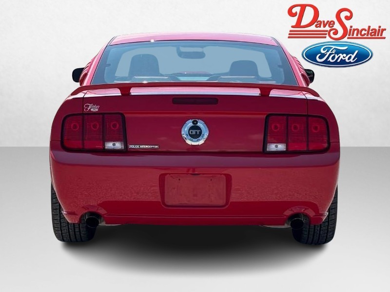 Ford Mustang Vehicle Full-screen Gallery Image 08