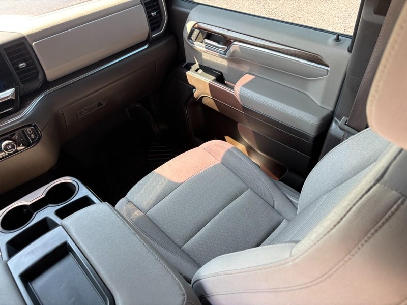 Chevrolet Silverado 1500 Vehicle Image 16
