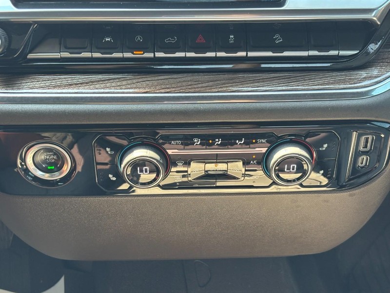 Chevrolet Silverado 1500 Vehicle Image 24