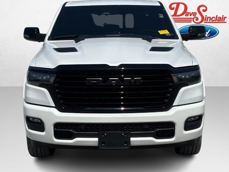 Ram 1500 Vehicle Full-screen Gallery Image 02
