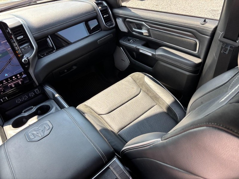 Ram 1500 Vehicle Full-screen Gallery Image 16