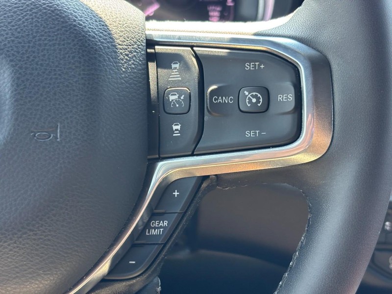 Ram 1500 Vehicle Full-screen Gallery Image 20