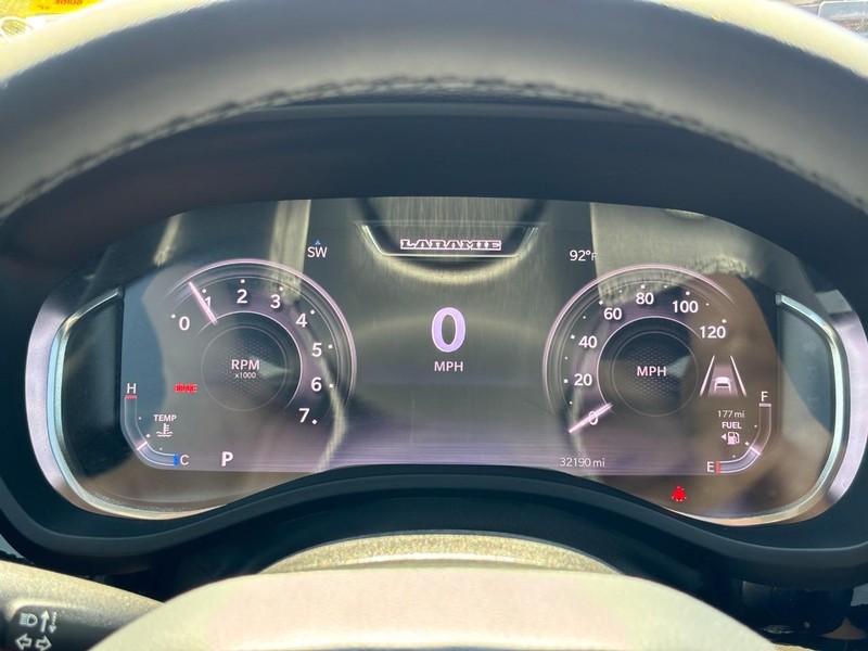 Ram 1500 Vehicle Full-screen Gallery Image 21