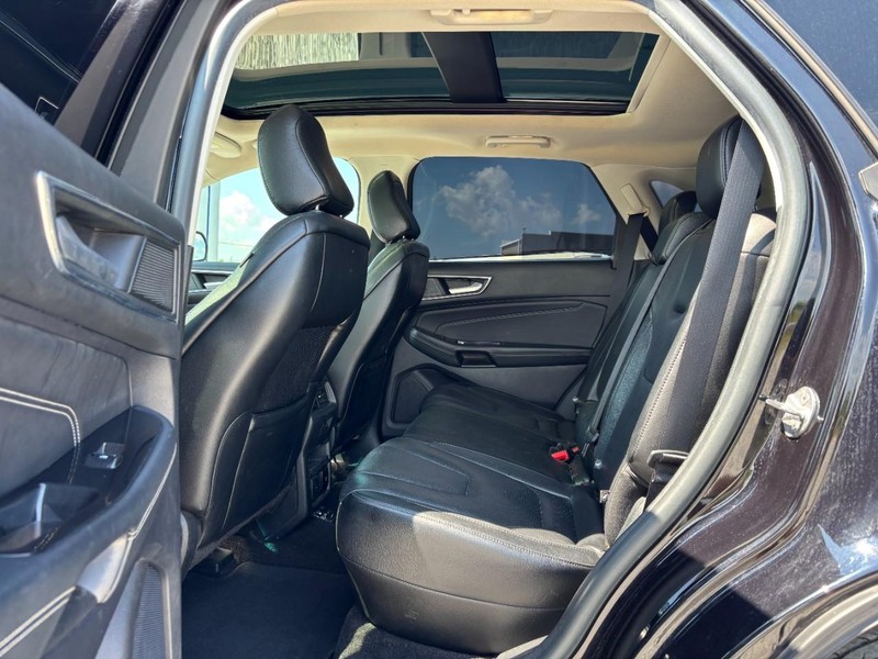 Ford Edge Vehicle Image 13