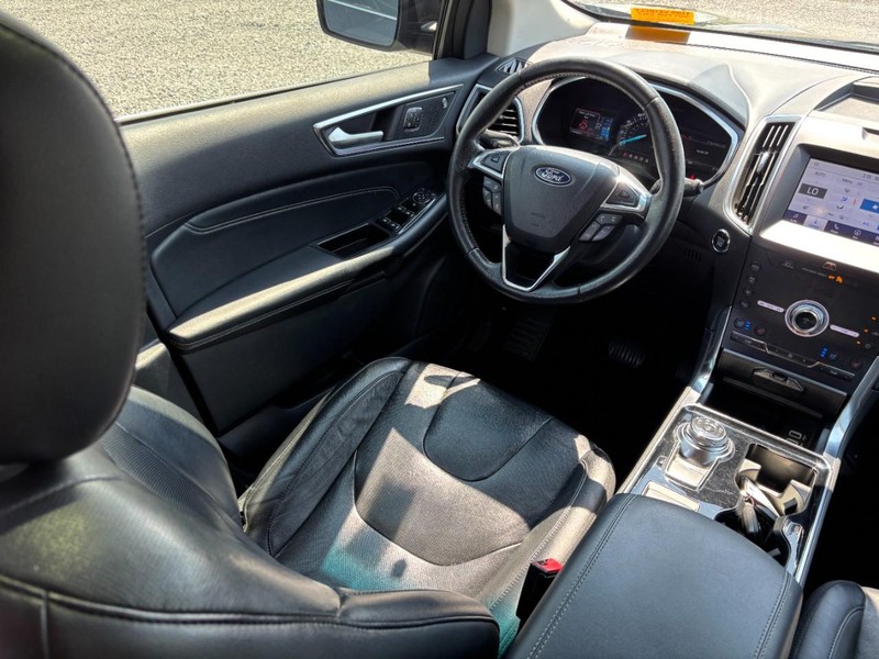 Ford Edge Vehicle Image 14
