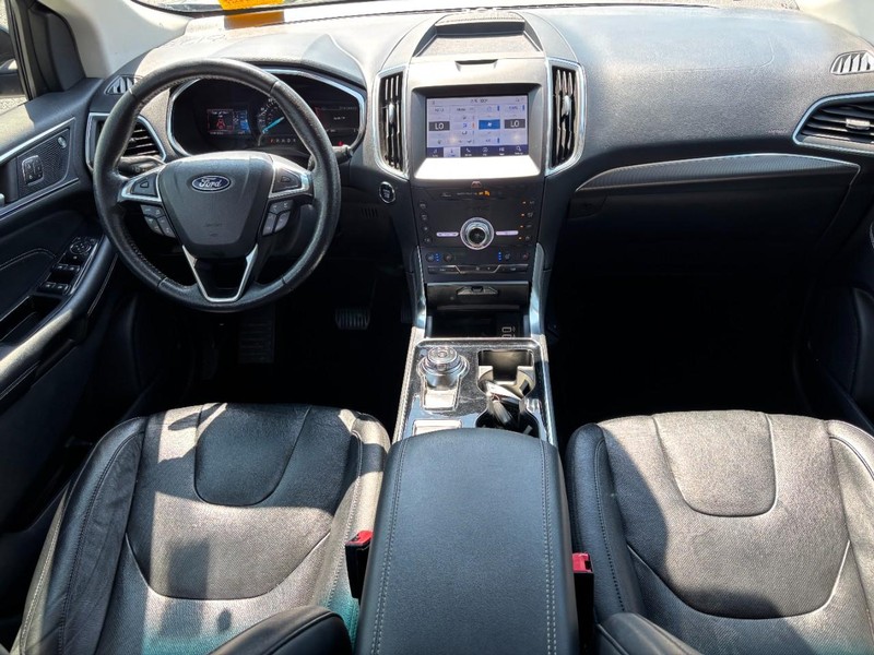 Ford Edge Vehicle Image 15
